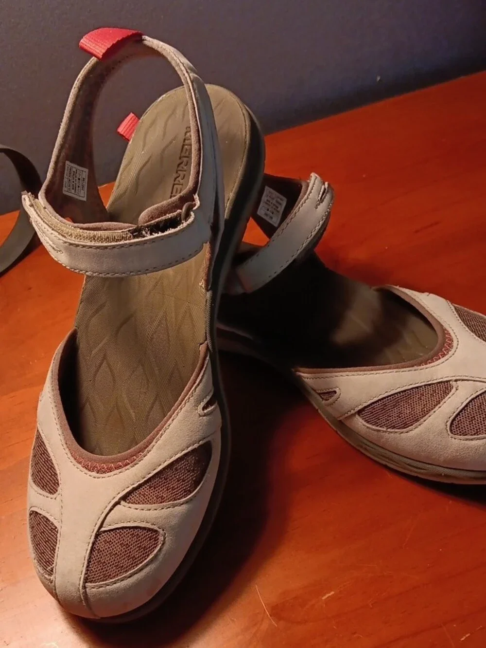 Merrell Women'tan color Outdoor Velcro Sandals - Picture 3 of 5